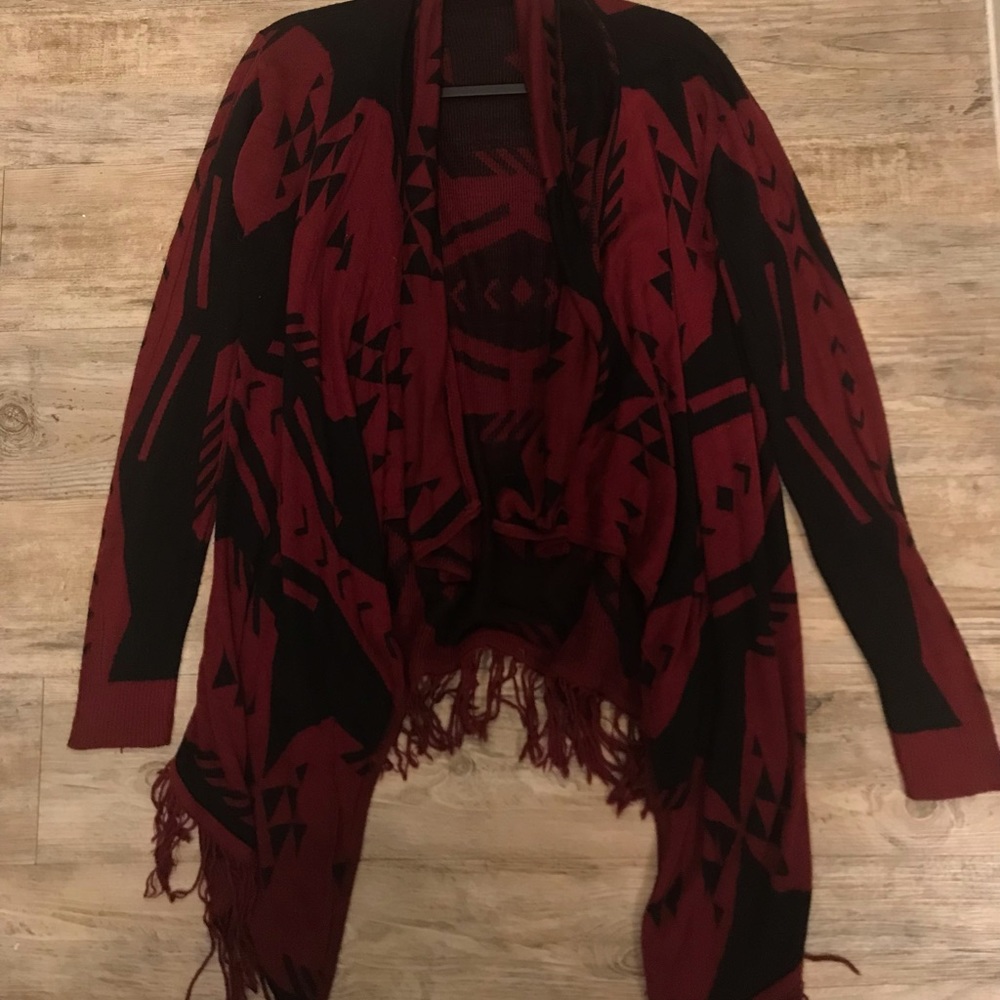 Sweater cardigan with pattern design and cute tassels